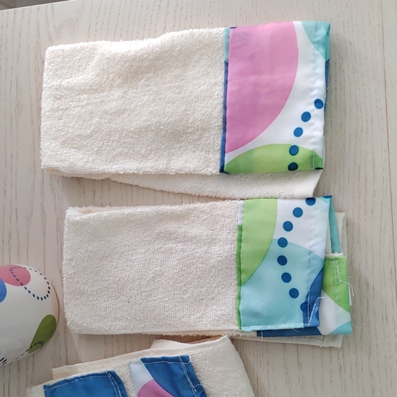 Matching Colorful Bath Set - Picture 5 of 14